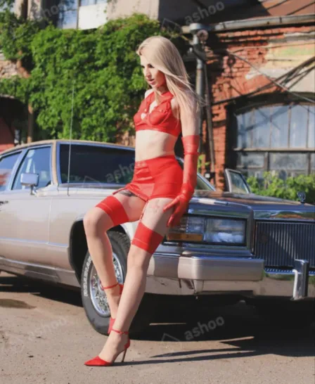 ПОРНОЗВЕЗДА MONROE FOX